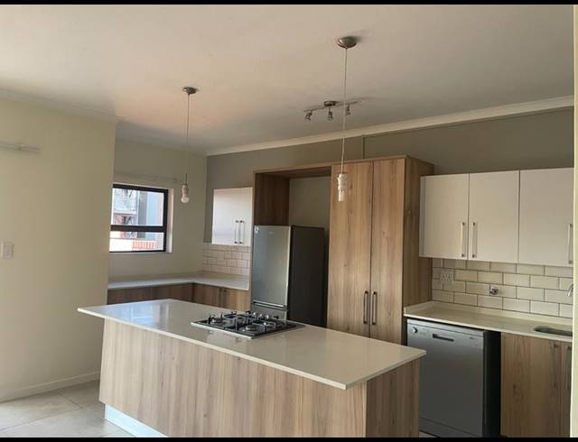 2 BEDROOM PROPERTY TO RENT IN GOLDEN FIELDS ESTATE
